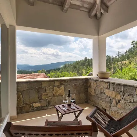 Amazing In With Jacuzzi Holiday home