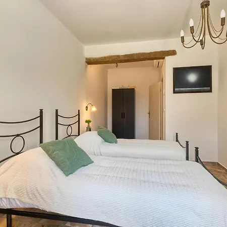 Amazing In With Jacuzzi Buzet