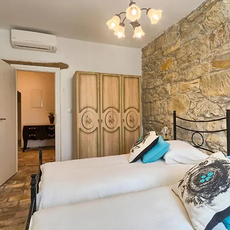 Holiday home Amazing In With Jacuzzi Buzet
