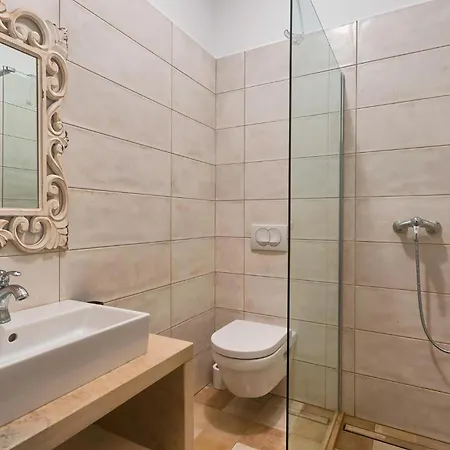 Holiday home Amazing In With Jacuzzi