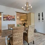 Stunning In בית נופש בוזט