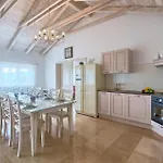 בית נופש Stunning In